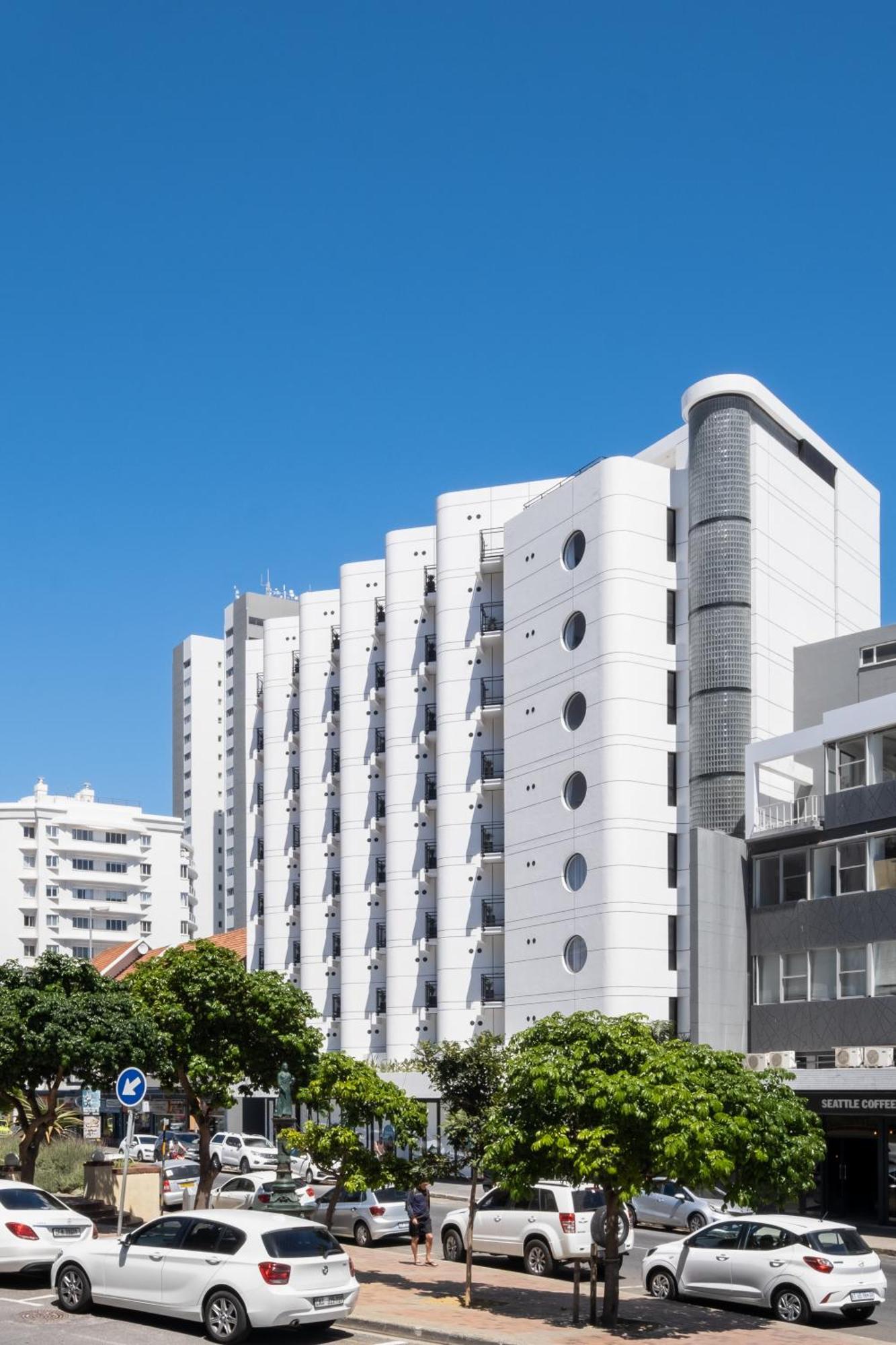 Flamingo 701: 7th Floor Sea View Cape Town